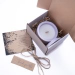 شمع دکوری معطر bloomon با درب پوش بتنی یاسی - تصویر 4